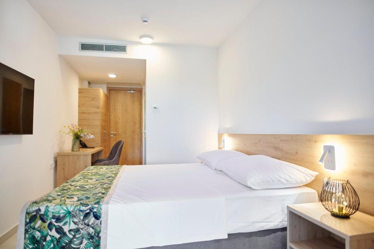 Colentum Resort Murter Bilik gambar