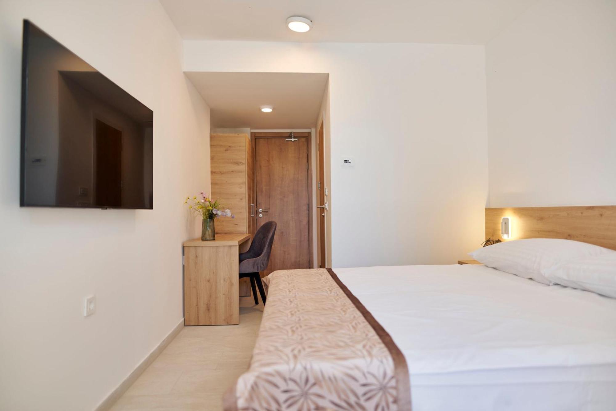 Colentum Resort Murter Bilik gambar