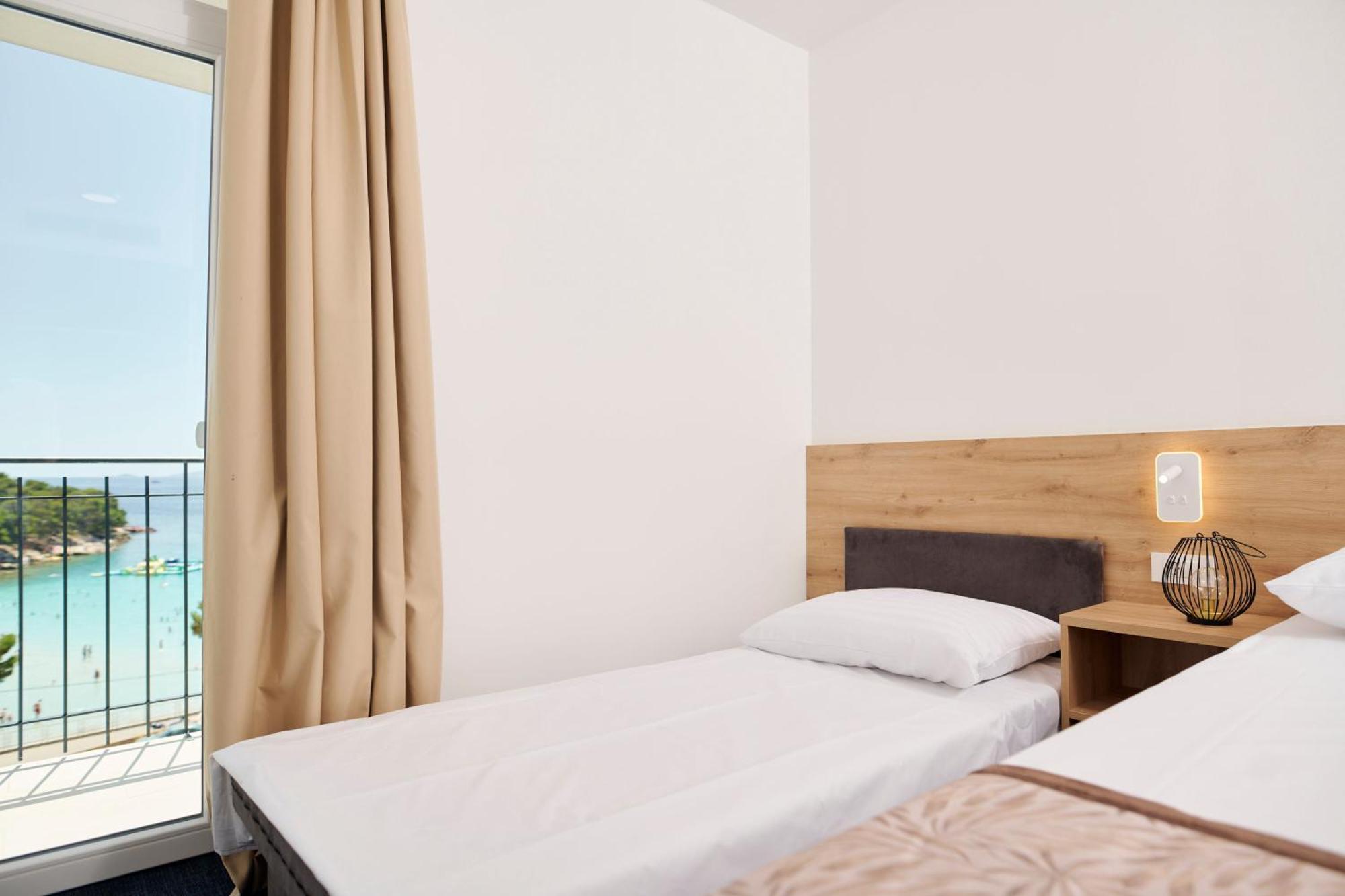 Colentum Resort Murter Bilik gambar
